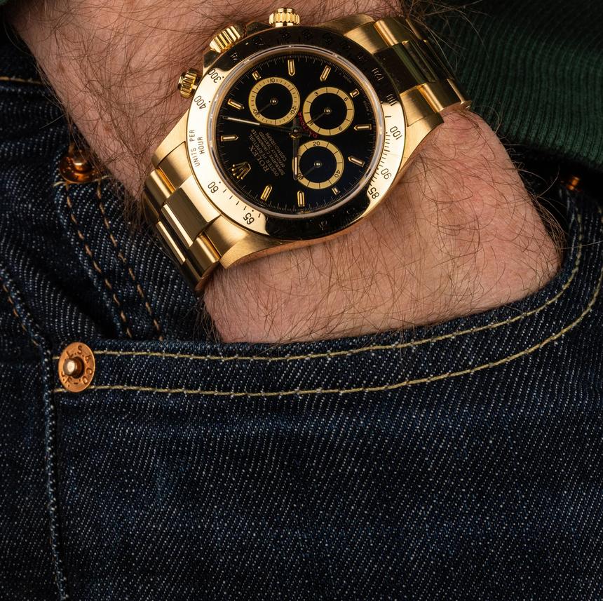 The Iconic Rolex Daytona ref16528 in Yellow Gold: A Timeless Classic
