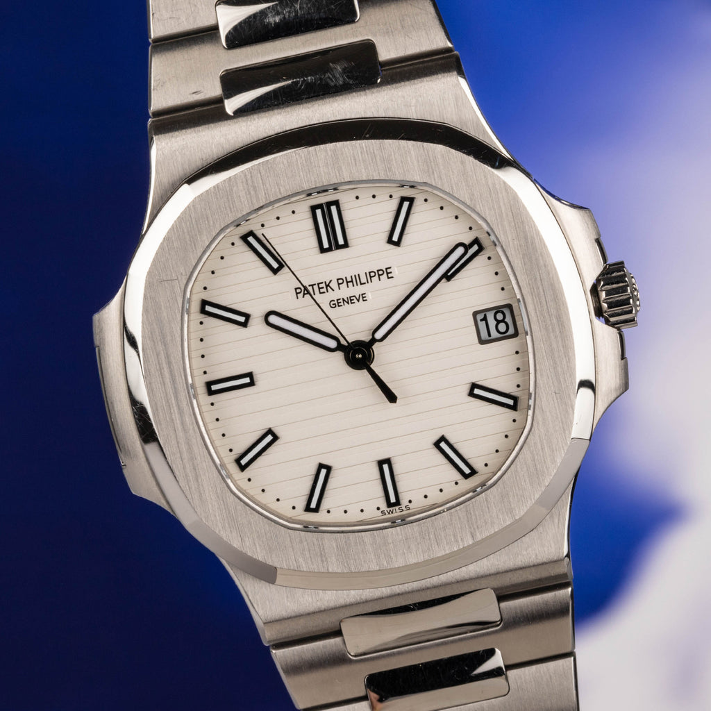 Patek philippe nautilus outlet 5711 white dial