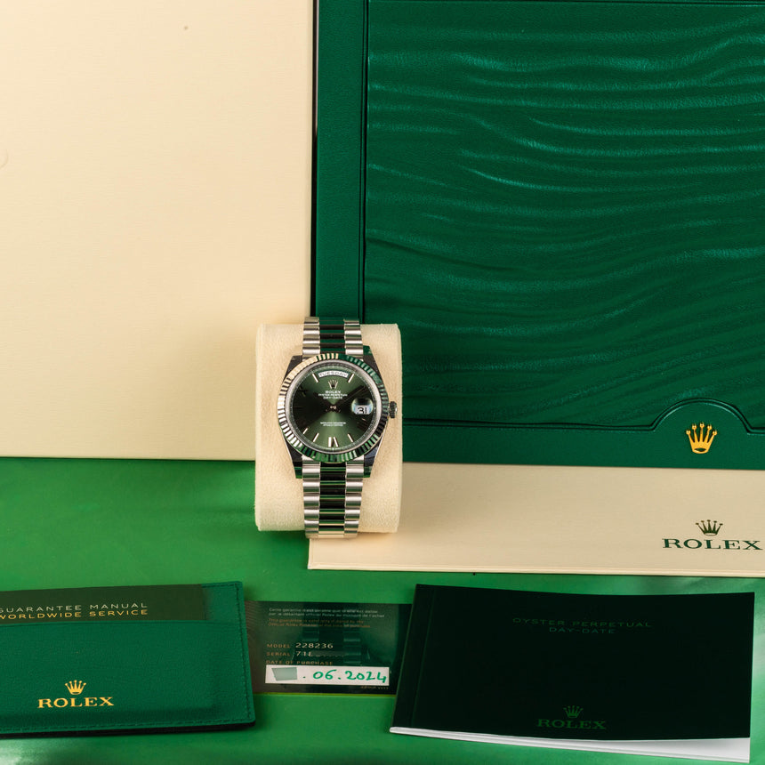 2024 Rolex platinum Day-Date 40 ref: 228236 Green dial : NEW,  Full set & Stickers