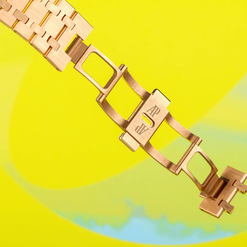 2022 Audemars Piguet Royal Oak, rare reference 26240OR.OO.1320OR.01 , bue dial: Like new & full set