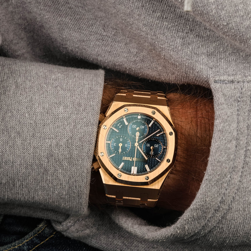 2022 Audemars Piguet Royal Oak, rare reference 26240OR.OO.1320OR.01 , bue dial: Like new & full set