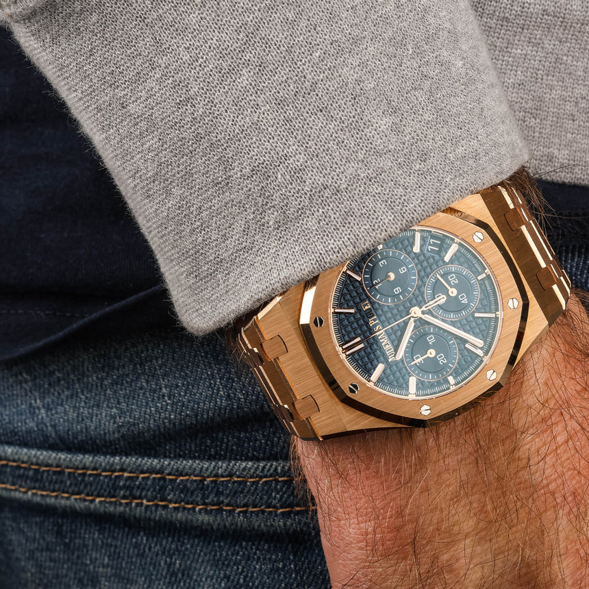 2022 Audemars Piguet Royal Oak, rare reference 26240OR.OO.1320OR.01 , bue dial: Like new & full set