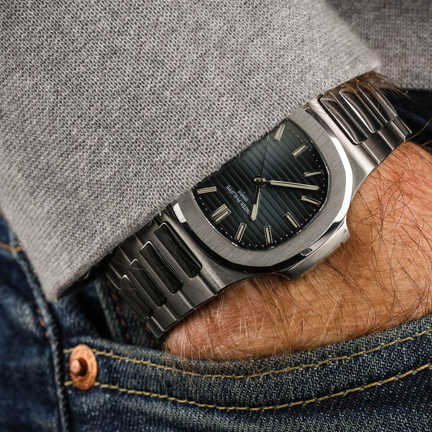 2007 (CIRCA) PP&Co RARE Nautilus reference 5800: FULL SET & LIKE NEW