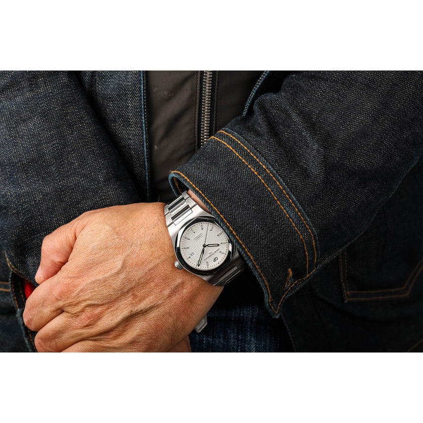 2021 Girard Perregaux Laureato 81000-11-131-11A: Full 225th Anniversary Edition