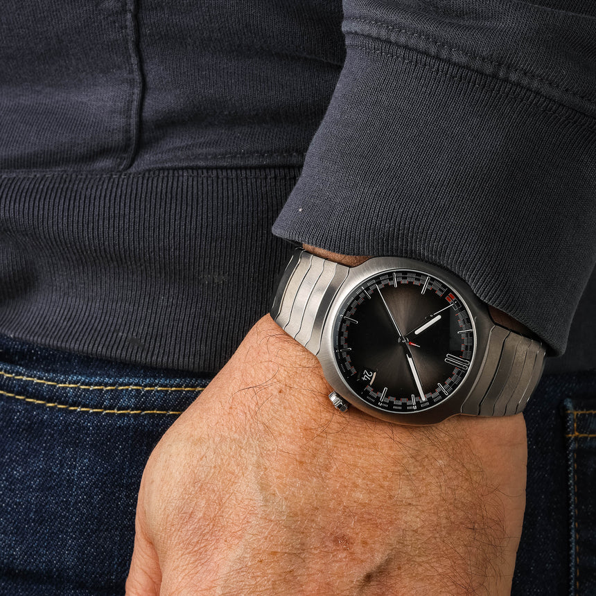 2023 H.Moser & Cie. Streamliner Perpetual Calendar Ref: 6812-1200 Full Set