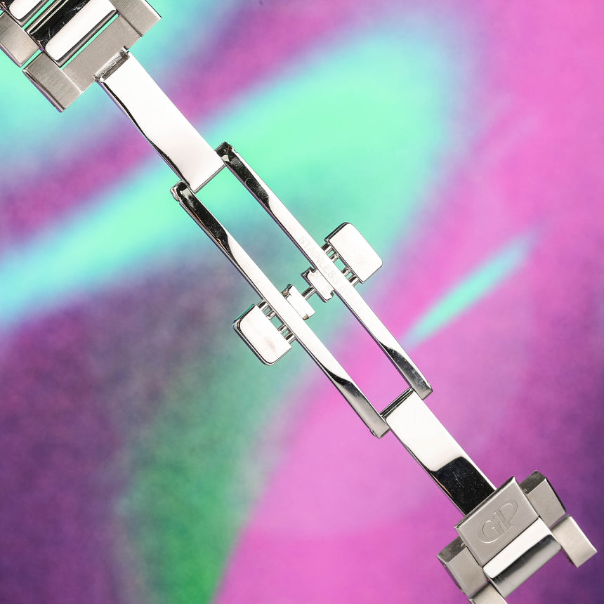 2022 Girard Perregaux Laureato 81005-11-632-BB6A:  New & FULL SET