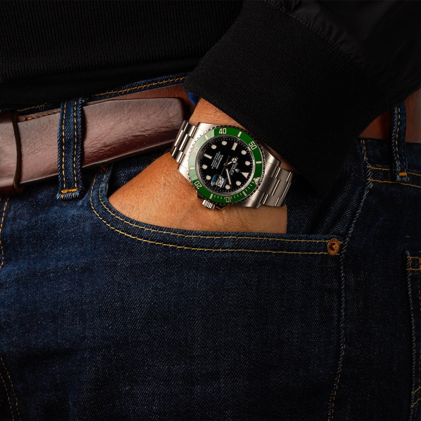 June 2025 Rolex Submariner date ref: 126610LV, aka "Starbuck" Like New & Full set