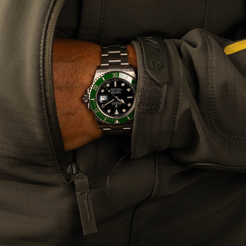 2024 Rolex Submariner date ref: 126610LV, aka "Starbuck" Like New & Stickers & Full set