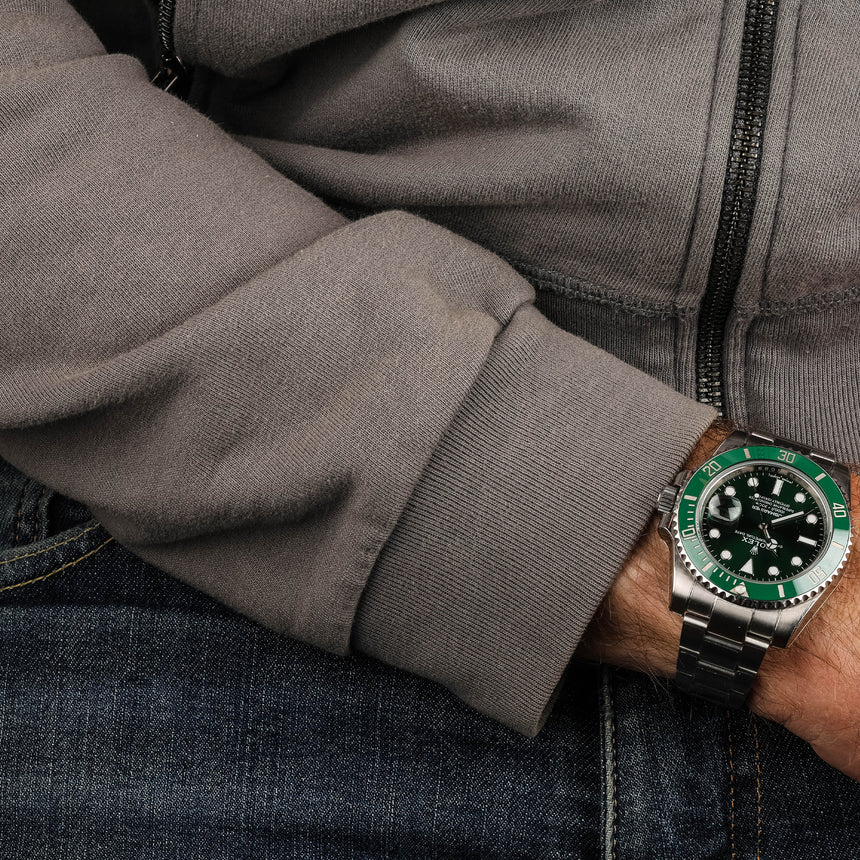 2017 Rolex submariner date, green dial & bezel, reference 116610LV called HULK: Like new & full set