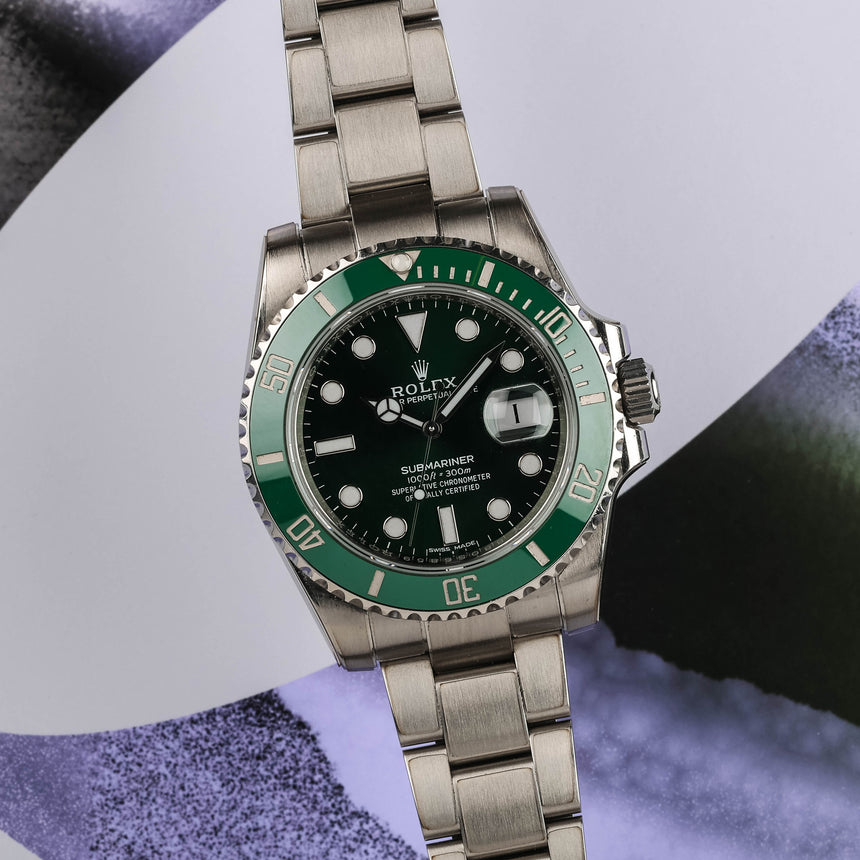 2017 Rolex submariner date, green dial & bezel, reference 116610LV called HULK: Like new & full set