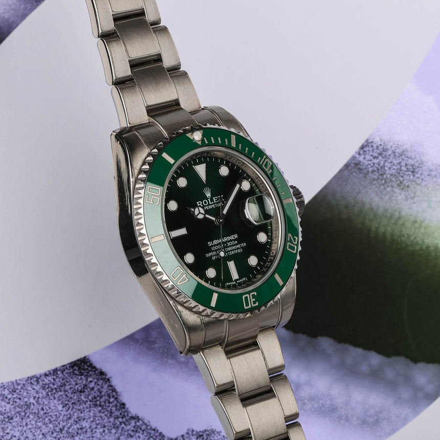 2017 Rolex submariner date, green dial & bezel, reference 116610LV called HULK: Like new & full set