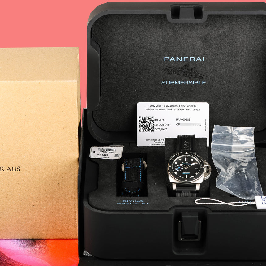 2021 Panerai Submersible black Ref: PAM00683 Full Set Mint !