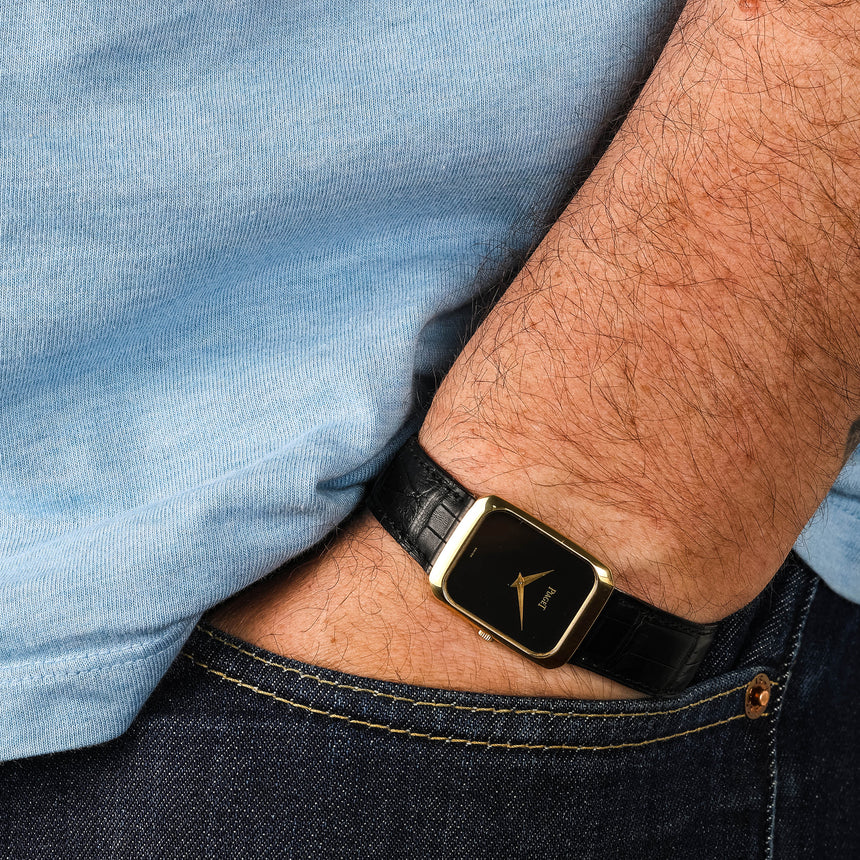 1980 (Circa) Piaget in Yellow Gold with Factory Onyx dial ref : 9067 Gorgeous !