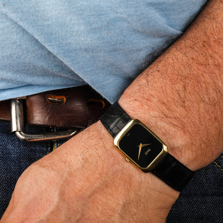 1980 (Circa) Piaget in Yellow Gold with Factory Onyx dial ref : 9067 Gorgeous !