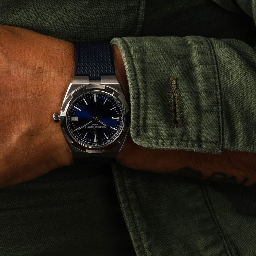 2021 Vacheron Constantin Overseas Blue dial ref: 4520V/210A-B128 Full Set