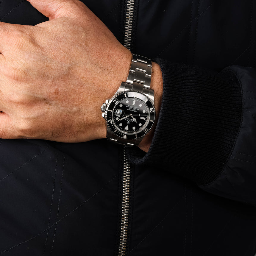 2019 Rolex Submariner Date ref: 116610 : Watch & Rolex Service Card