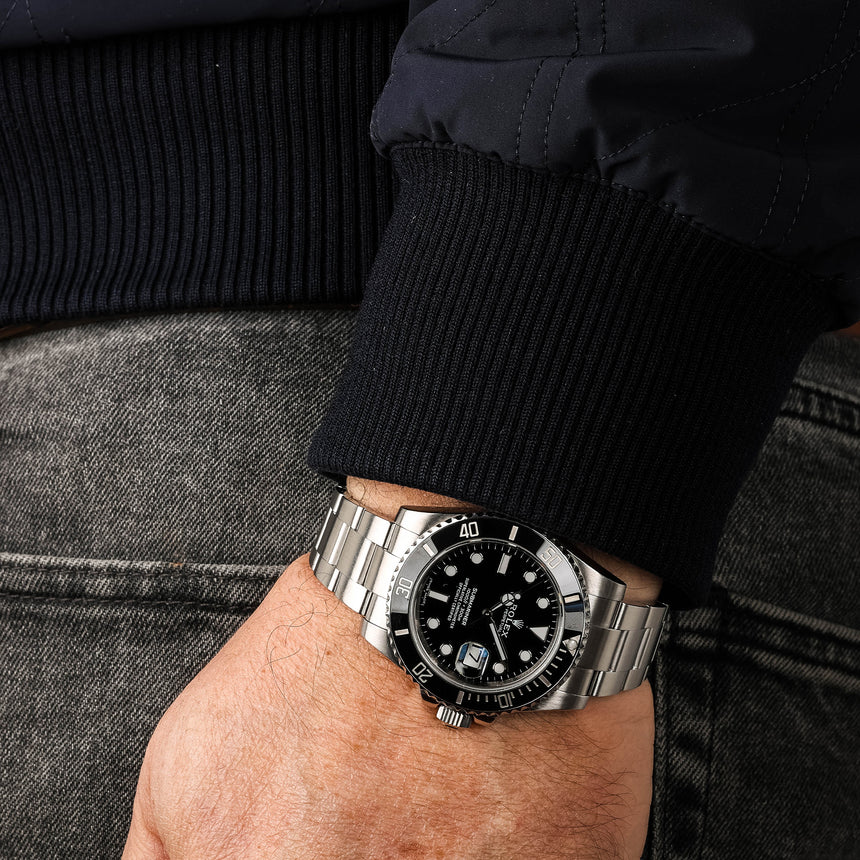 2019 Rolex Submariner Date ref: 116610 : Watch & Rolex Service Card