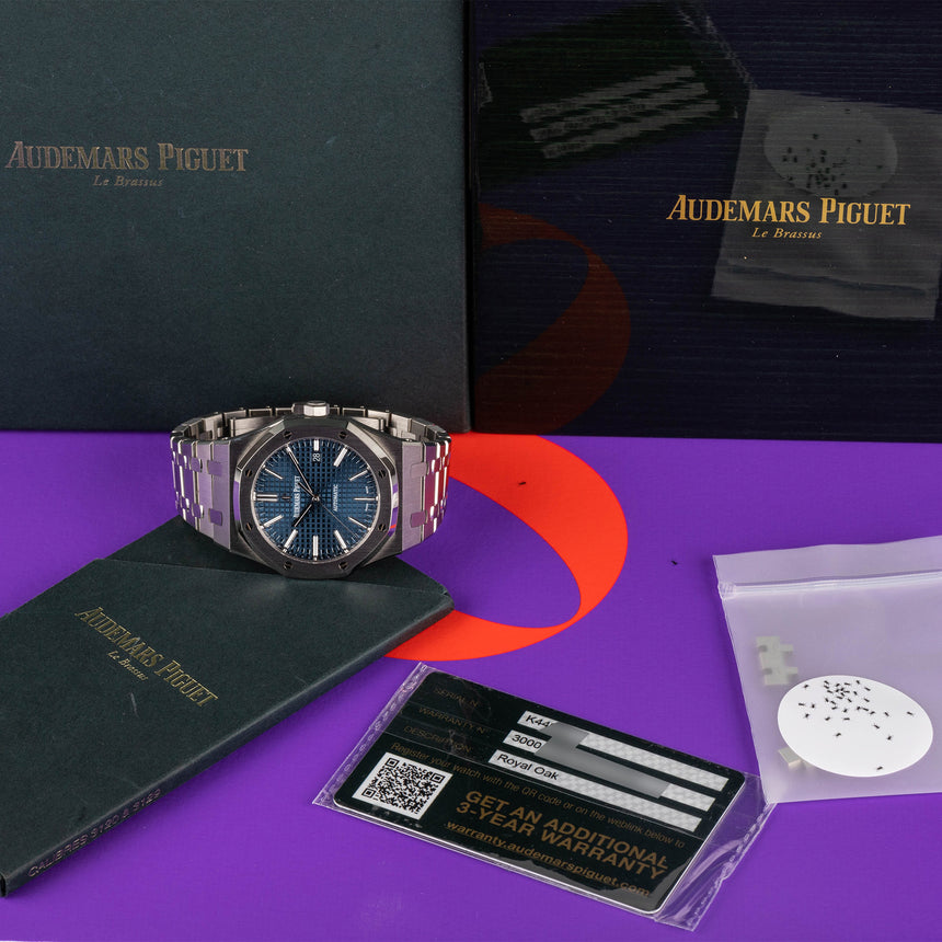 2019 Audemars Piguet Royal Oak ref 15400st Blue dial: Like new full set